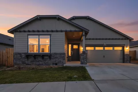 2346 NW Teak Pl, Redmond, OR 97756