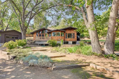 770 Elkader St, Ashland, OR 97520