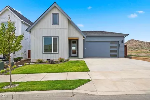 1668 NE Sunstone Ave, Prineville, OR 97754
