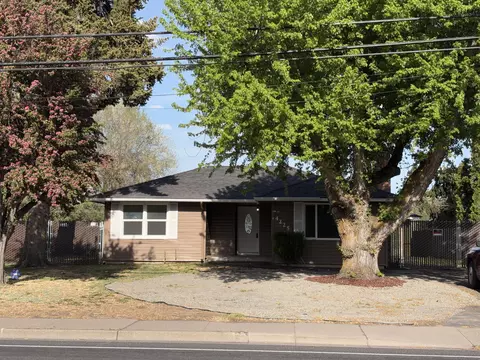 4225 Summers Ln, Klamath Falls, OR 97603
