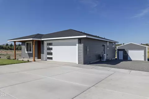 790 SE Cub Ct #1, Madras, OR 97741