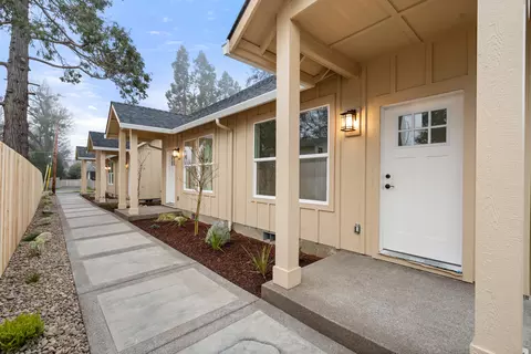 414 SW I St, Grants Pass, OR 97526