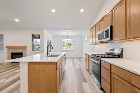 Kitchen - 70085 Cayuse Dr, Sisters, OR 97759 photo 1 of 1