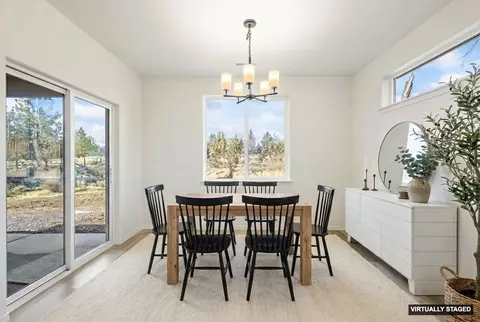 Dining - 70085 Cayuse Dr, Sisters, OR 97759 photo 2 of 2