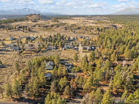 View/Area - 70085 Cayuse Dr, Sisters, OR 97759 photo 3 of 4