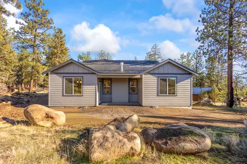Exterior - 70085 Cayuse Dr, Sisters, OR 97759 photo 4 of 5
