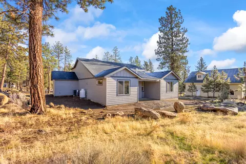 Exterior - 70085 Cayuse Dr, Sisters, OR 97759 photo 3 of 5