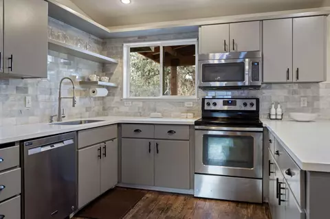 Kitchen - 64564 Riverview Ave, Bend, OR 97703 photo 4 of 4
