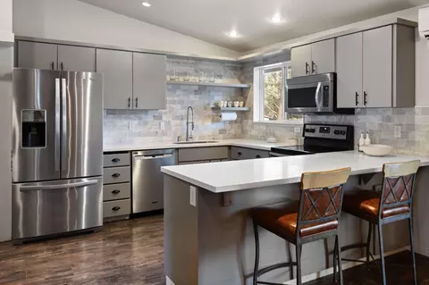 Kitchen - 64564 Riverview Ave, Bend, OR 97703 photo 2 of 4