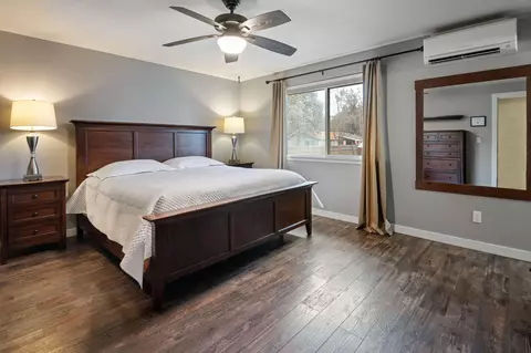Bedroom - 64564 Riverview Ave, Bend, OR 97703 photo 1 of 4