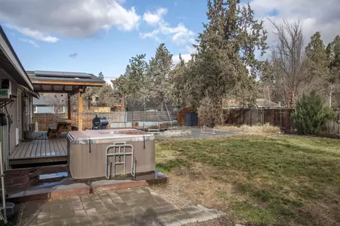 Exterior - 64564 Riverview Ave, Bend, OR 97703 photo 5 of 12