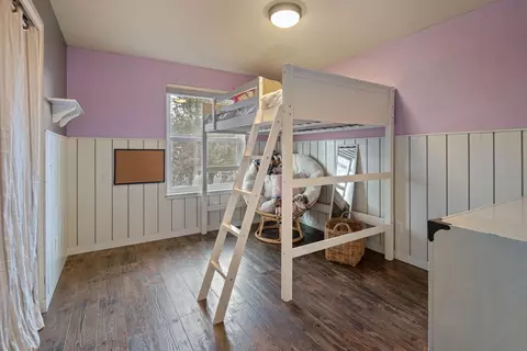 Bedroom - 64564 Riverview Ave, Bend, OR 97703 photo 4 of 4