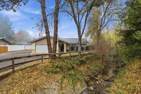 2613 Siskiyou Blvd, Medford, OR 97504