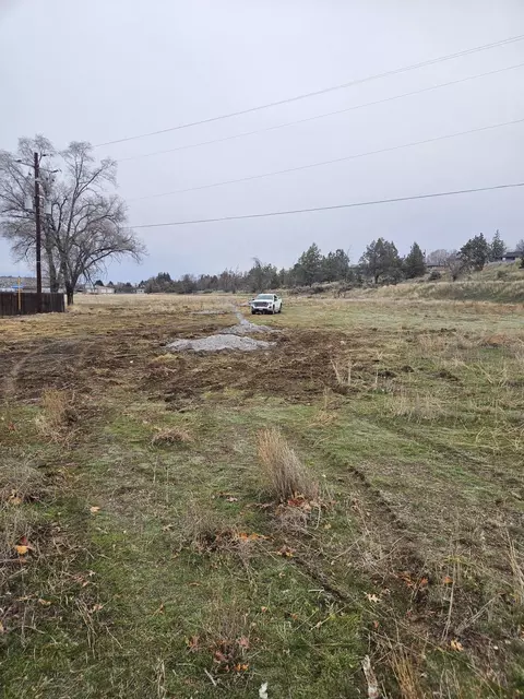 401 NE 6th St, Madras, OR 97741