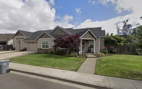 1577 SE Loganberry St, Dallas, OR 97338