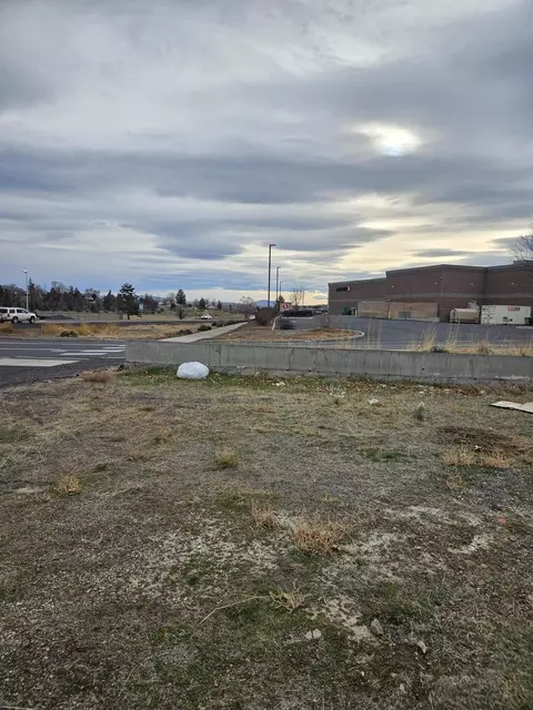 702 NE Hwy 97, Madras, OR 97741