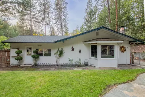 4184 Evans Creek Rd, Rogue River, OR 97537