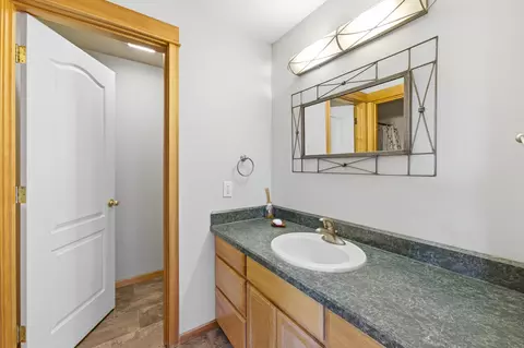 Bath - 62262 Chickadee Ln, Bend, OR 97701 photo 5 of 8