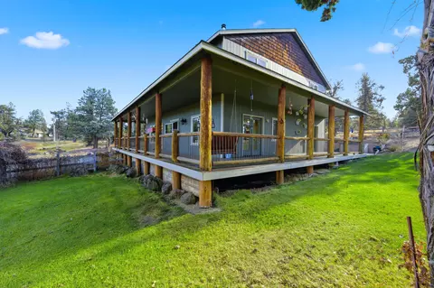 Exterior - 62262 Chickadee Ln, Bend, OR 97701 photo 3 of 15