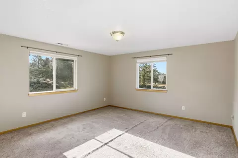 Bedroom - 62262 Chickadee Ln, Bend, OR 97701 photo 6 of 10