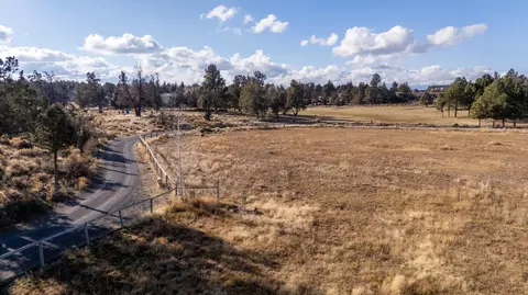 View/Area - 62262 Chickadee Ln, Bend, OR 97701 photo 2 of 3