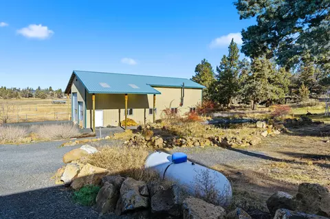 Exterior - 62262 Chickadee Ln, Bend, OR 97701 photo 13 of 15