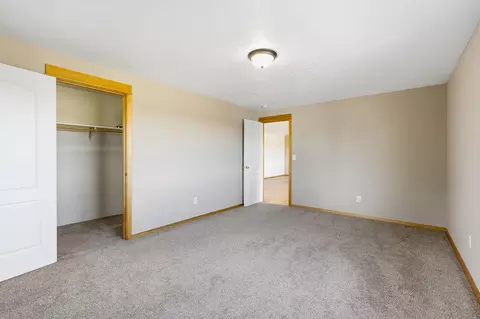 Bedroom - 62262 Chickadee Ln, Bend, OR 97701 photo 9 of 10