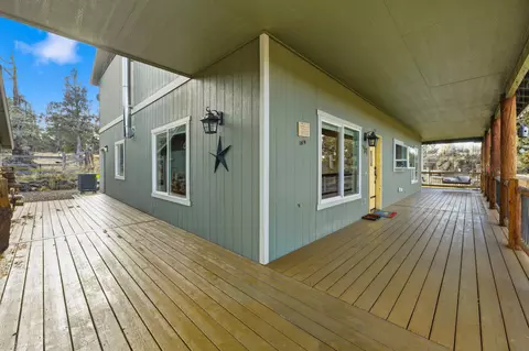 Exterior - 62262 Chickadee Ln, Bend, OR 97701 photo 5 of 15