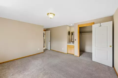 Bedroom - 62262 Chickadee Ln, Bend, OR 97701 photo 5 of 10