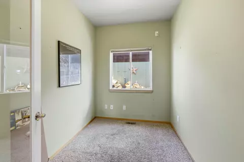 Bedroom - 62262 Chickadee Ln, Bend, OR 97701 photo 1 of 10