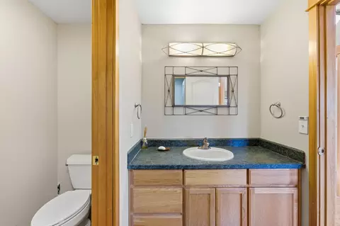Bath - 62262 Chickadee Ln, Bend, OR 97701 photo 6 of 8
