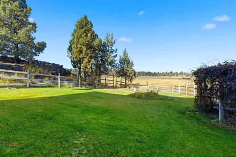 Exterior - 62262 Chickadee Ln, Bend, OR 97701 photo 14 of 15