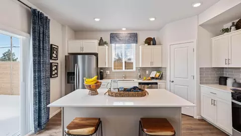 Kitchen - 20592 Button Brush Ave, Bend, OR 97702 photo 2 of 5