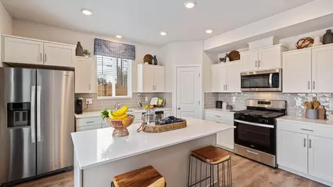 Kitchen - 20592 Button Brush Ave, Bend, OR 97702 photo 3 of 5