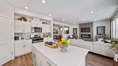 Kitchen - 20592 Button Brush Ave, Bend, OR 97702 photo 4 of 5