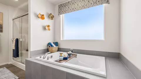 Bath - 20592 Button Brush Ave, Bend, OR 97702 photo 4 of 4