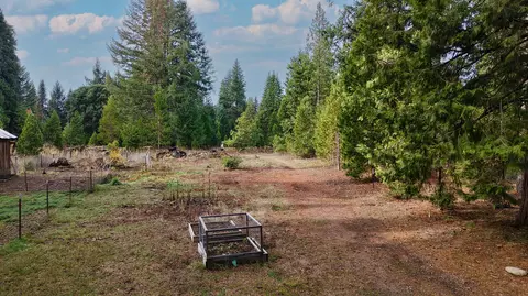 Exterior - 431 Red Blanket Rd, Prospect, OR 97536 photo 12 of 17