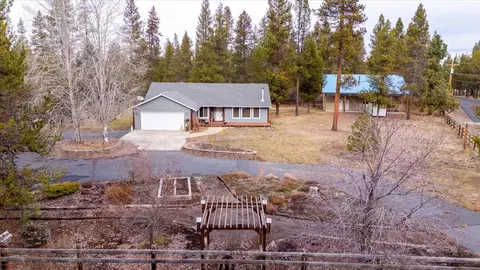 Exterior - 53001 Loop Dr, La Pine, OR 97739 photo 12 of 17