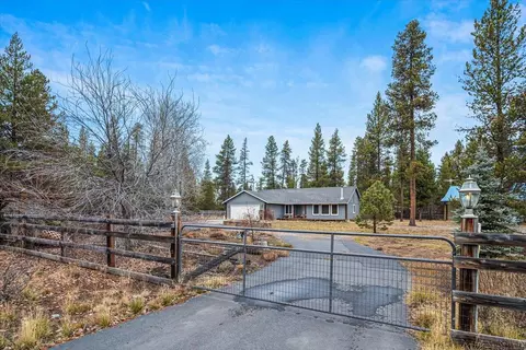 Exterior - 53001 Loop Dr, La Pine, OR 97739 photo 17 of 17