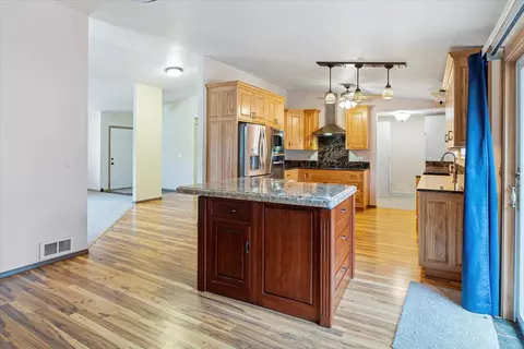 Kitchen - 53001 Loop Dr, La Pine, OR 97739 photo 2 of 6