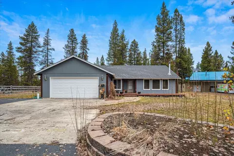 Exterior - 53001 Loop Dr, La Pine, OR 97739 photo 5 of 17
