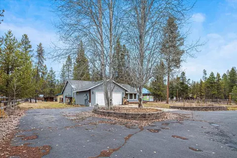 Exterior - 53001 Loop Dr, La Pine, OR 97739 photo 4 of 17