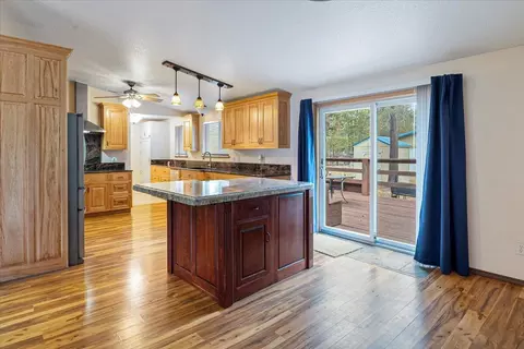 Kitchen - 53001 Loop Dr, La Pine, OR 97739 photo 1 of 6