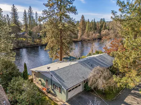 24520 Highway 62, Trail, OR 97541