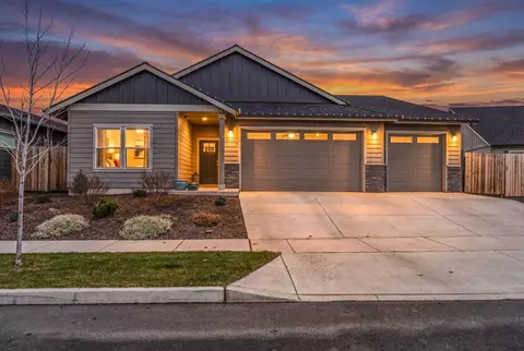 4980 SW Zenith Ave, Redmond, OR 97756