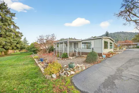 3955 S Stage Rd #21, Medford, OR 97501