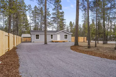 52702 Oak Dr, La Pine, OR 97739