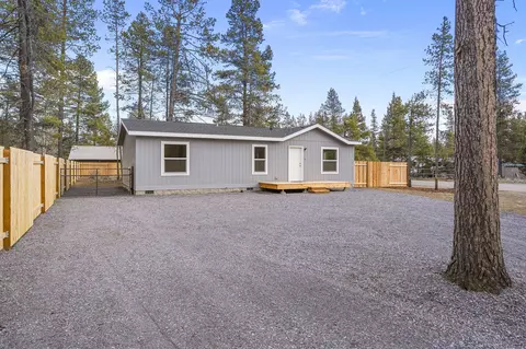 52702 Oak Dr, La Pine, OR 97739 photo 3