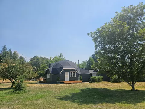 1931 Dellwood Dr, Grants Pass, OR 97526