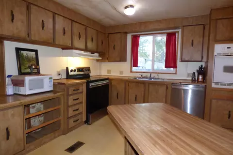 508 Bumblebee Ln, Cave Junction, OR 97523 photo 4